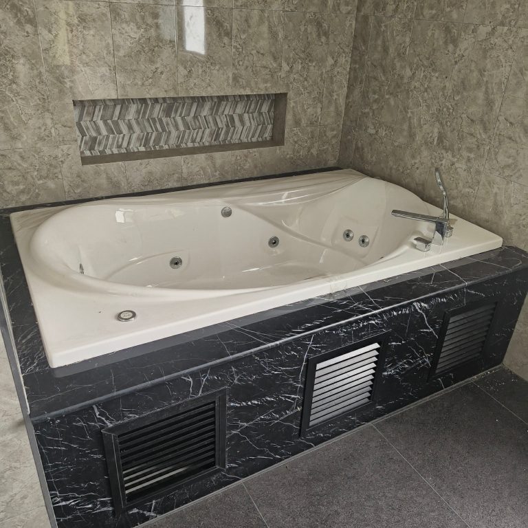 งานเปลี่ยนสะดืออ่างอาบน้ำ